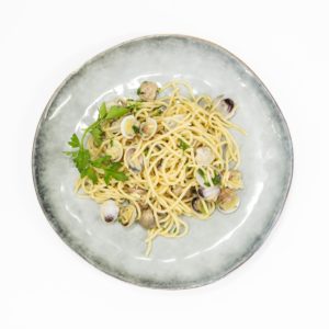 Pasta con chirlas elaborados naturales
